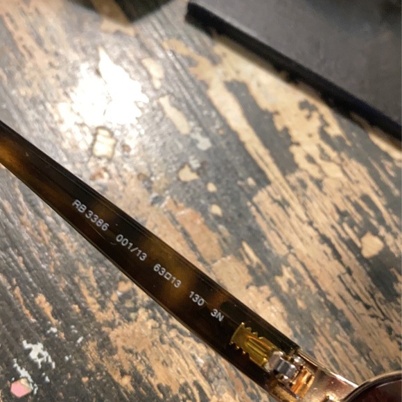 Ray Ban Aviators - Picture 4 of 7